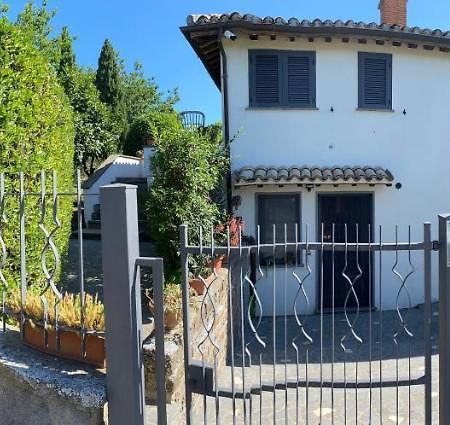 Alloggio Turistico La Balocca Montefiascone Bagian luar foto